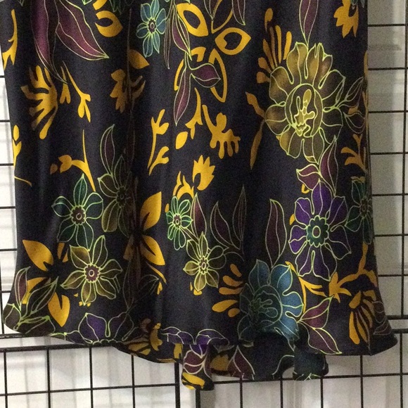 NWT. Bias cut 100% silk skirt with hanger. - Picture 2 of 5
